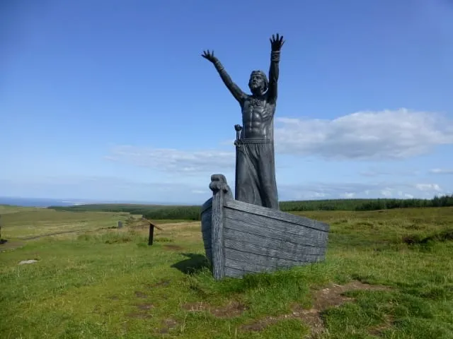 Estátua de Manannán Mac Lir, na montanha de Binevanagh, na Irlanda do
Norte.